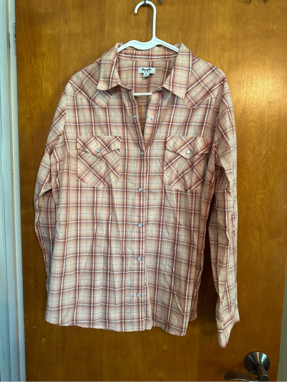 Wrangler Women’s Peach Plaid Western Button-Down Shirt Pearl Tone Buttons